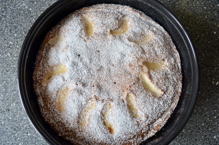 Easy Apple Cake